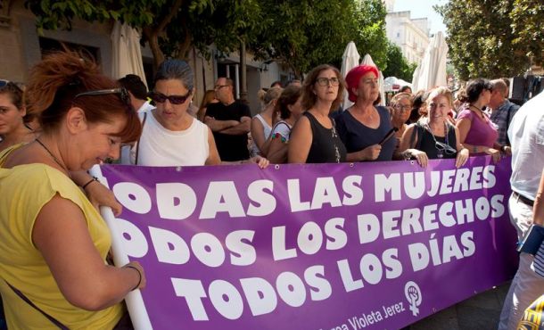 concentracion-de-protesta-contra-la-violencia-machista-en-una-ciudad-archivo-efe