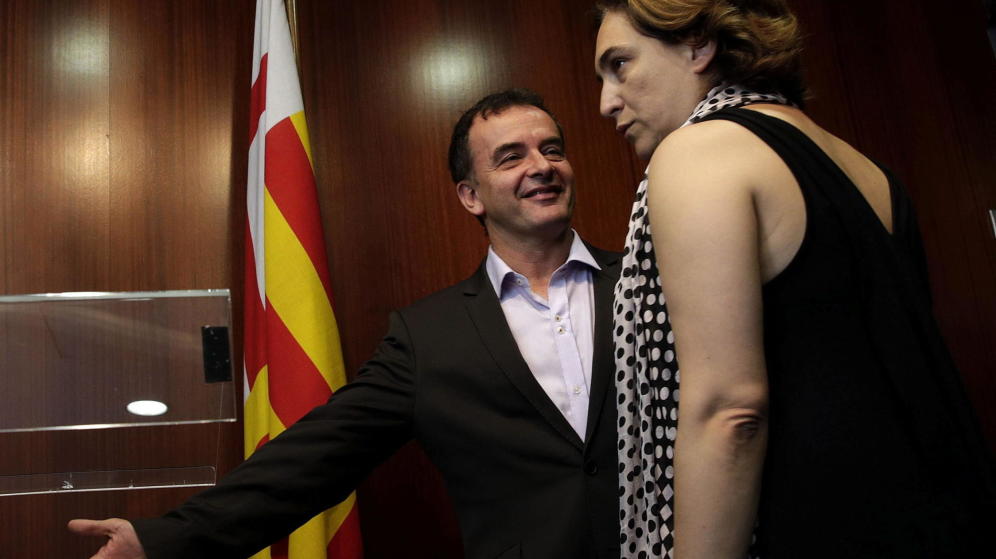 el-lider-de-erc-en-barcelona-alfred-bosch-i-junto-a-la-alcaldesa-de-barcelona-ada-colau-d-archivo-efe