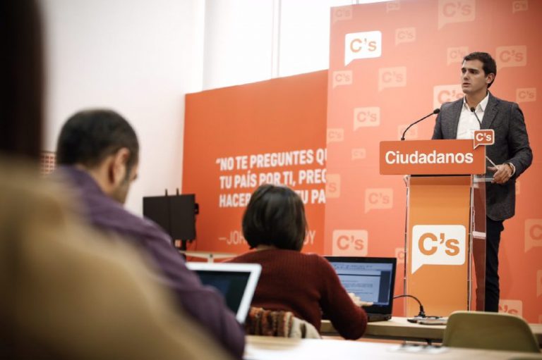 Rivera «Vamos a flexibilizar el trabajo y eliminar la cuota a las mujeres madres durante el embarazo»