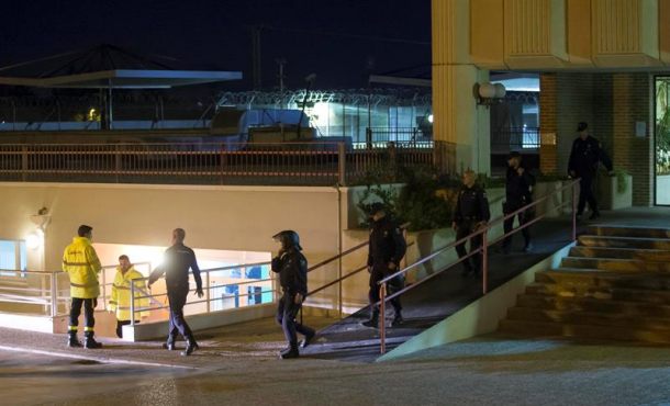 entre-diez-y-quince-inmigrantes-se-han-fugado-esta-noche-del-centro-de-internamiento-de-extranjeros-de-la-pedania-murciana-de-sangonera-la-verde-efe