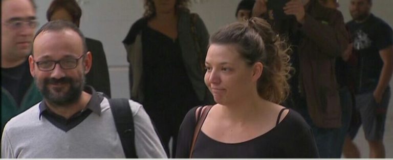 La detenida alcaldesa de CUP Montse Venturós sale derrotada del Juzgado