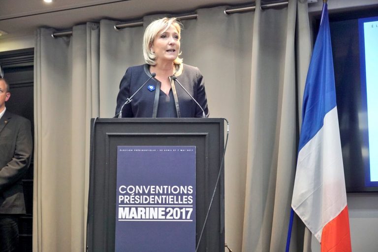 Marine Le Pen felicita el «nuevo presidente de los Estados Unidos Donald Trump y el pueblo EE.UU, libre»