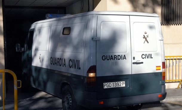 un-vehiculo-de-la-guardia-civil-en-una-imagen-archivo-efe