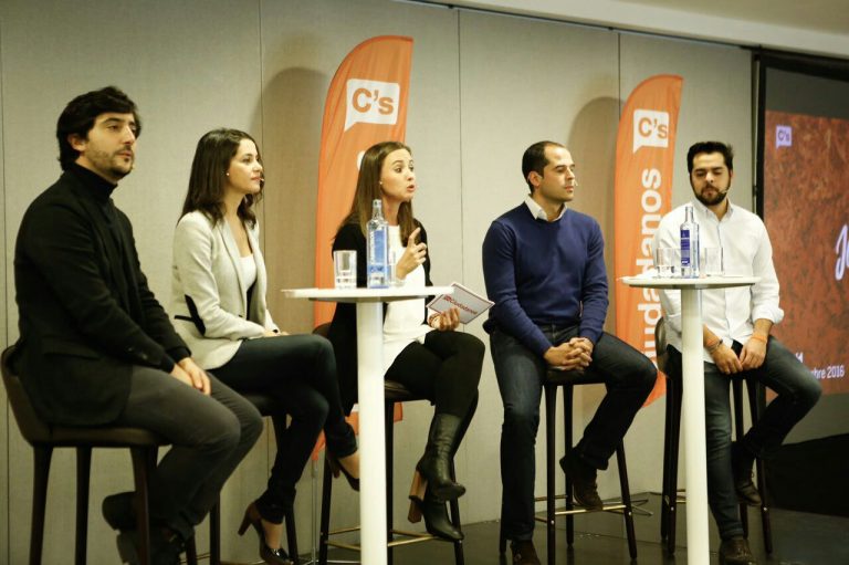 Jóvenes Ciudadanos (Cs) dan luz verde a Arrimadas para «apoyar los presupuestos» del Iglesias y Sánchez