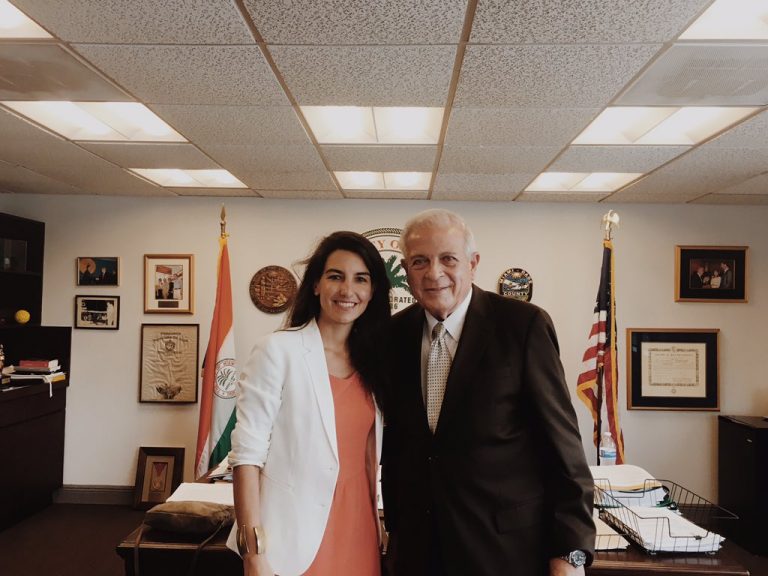 VOX firma en EE.UU la carta de la disidencia cubana que denuncia el blanqueamiento del castrismo