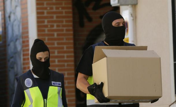 agentes-de-la-policia-nacional-han-concluido-el-registro-de-la-casa-archivo-efe