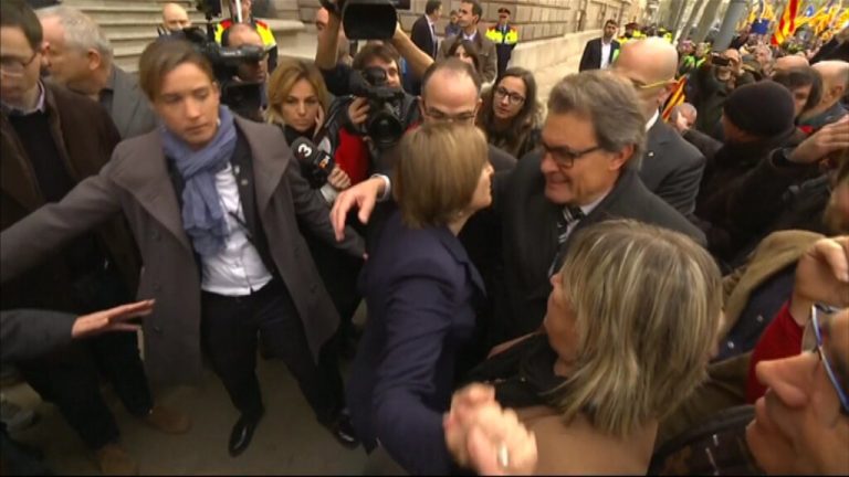 Pablo Iglesias apoya la desobediencia de «Forcadell» y reitera que le «avergüenza» España