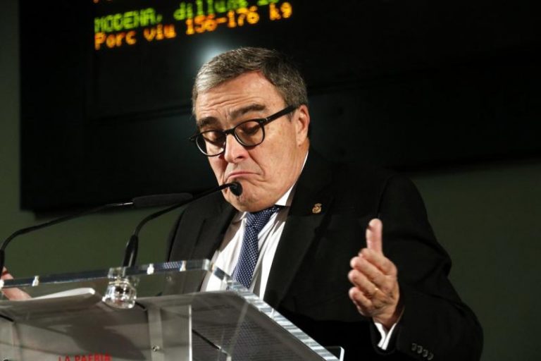 Alcalde de Lérida (PSOE) acusa de «demagogos» al separatismo, calles franquistas «no se toca»