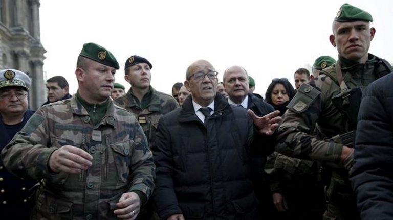 Francia moviliza a 96.000 agentes y militares para Nochevieja 2016 por la seguridad de festejos