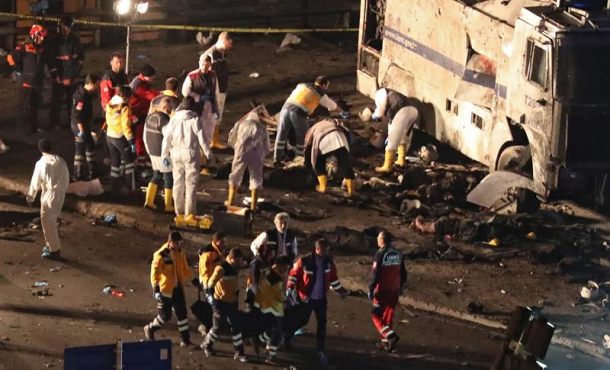 escenario-del-ultimo-atentado-registrado-en-turquia-el-perpetrado-en-estambul-en-las-inmediaciones-del-vodafone-arena-stadium-el-pasado-sabado-efe