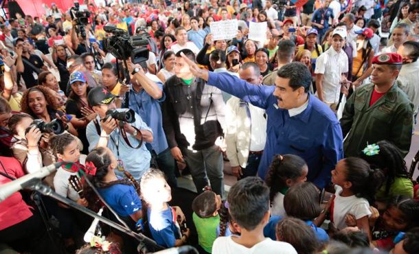 fotografia-cedida-por-el-palacio-de-miraflores-que-muestra-al-presidente-venezolano-nicolas-maduro-durante-un-acto-de-gobierno-en-caracas-venezuela-efe