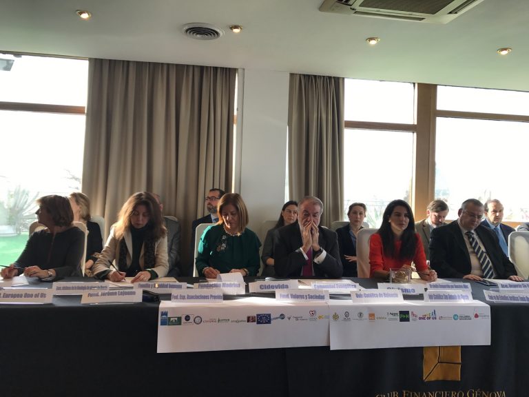 Presentan «Plataforma Por Las Libertades» contra leyes de apoyo al colectivo LGTBI (gays y lesbianas)