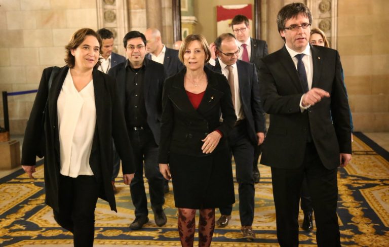 La Izquierda parásita catalana y separatismo presentan el manifiesto del referéndum separatista