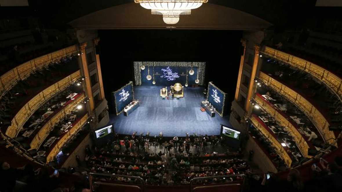 Vista general del Teatro Real momentos antes de que dé comienzo el Sortero de la Lotería de Navidad de 2015. Archivo Efe
