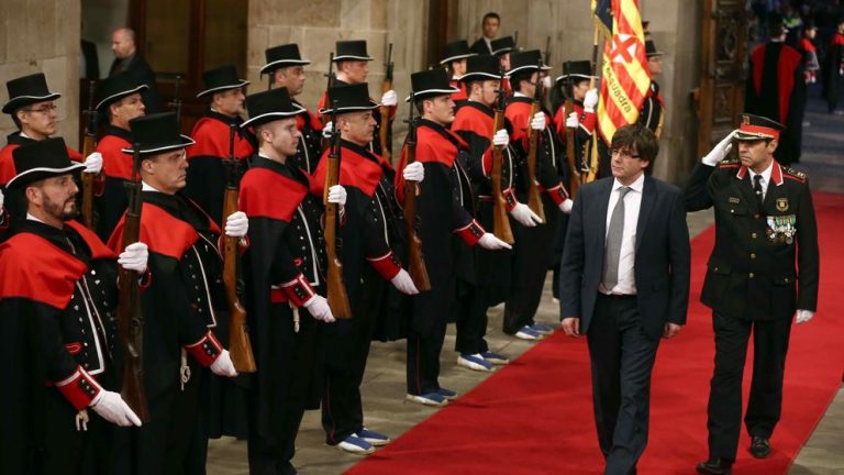 Puigdemont descarta que Policía Catalana cumpla el Orden Judicial contra el «referéndum»