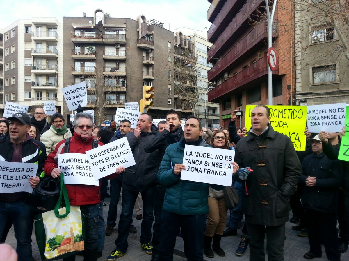 Centenares de funcionarios de Prisión hoy en Barcelona contra el modelo separatista de ERC, exigen la dimisión del consejero separatista de Justicia, Carles Mundó. lasvocesdelpueblo