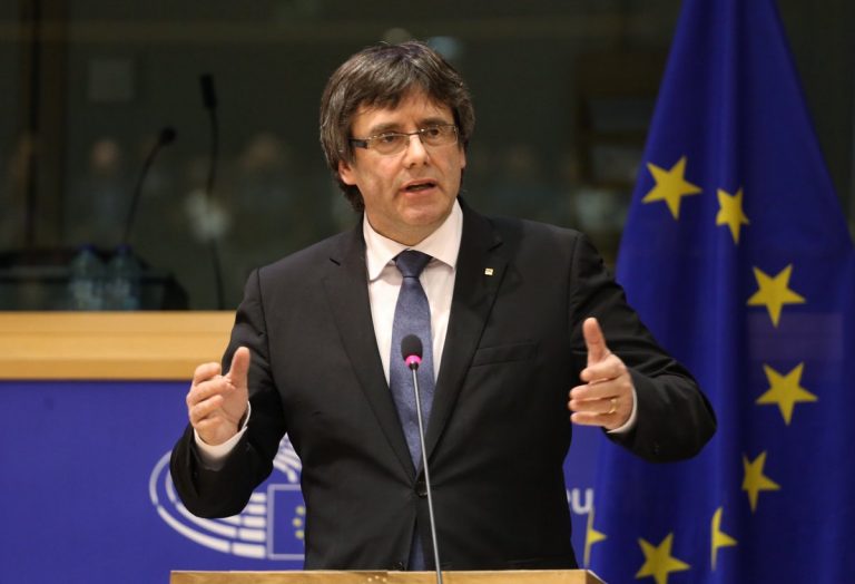 Solo 15 de 751 eurodiputados en la conferencia de Puigdemont, entre ellos Bildu y Podemos