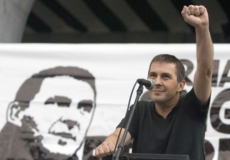 CUP y el separatismo blanquearán al «terrorista Otegi» el 27-E ante boicot de sus víctimas