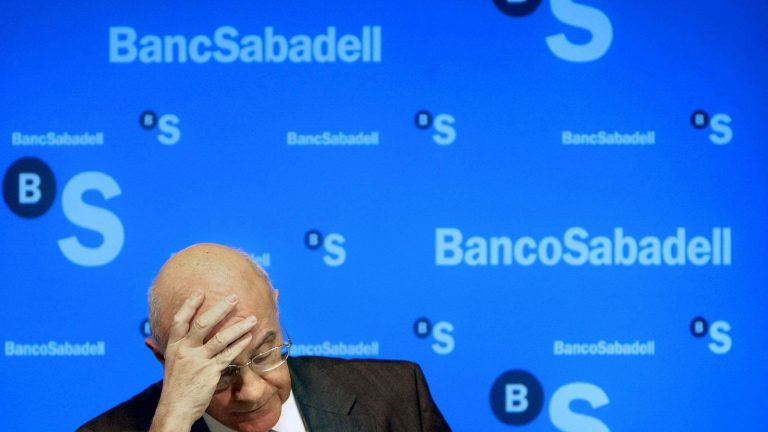 Banco Sabadell se trasladará para buscar «cobijo» si el separatismo pone en riesgo la seguridad