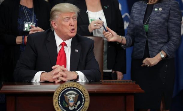 El presidente de EEUU, Donald Trump, en acción. Archivo Efe.