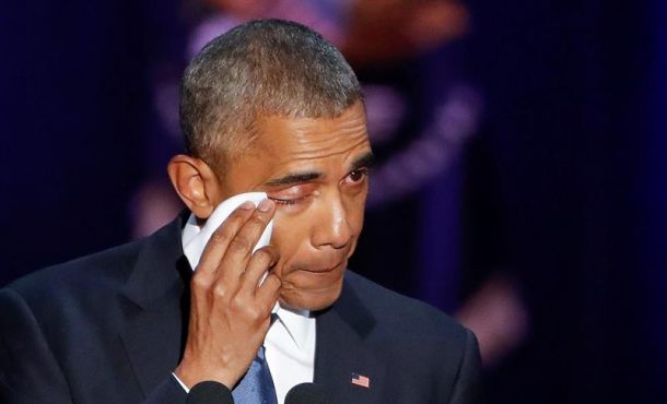 el-presidente-de-los-estados-unidos-barack-obama-se-seca-las-lagrimas-durante-su-discurso-de-despedida-en-el-mccormick-place-de-chicago-estados-unidos-ayer-10-de-enero-de-2017-efe
