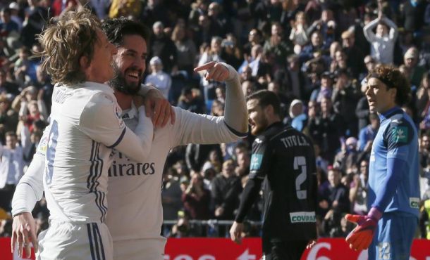 madrid-sabado-7-de-enero-de-2017-santiago-bernabeu-real-madrid-contra-granada-5-0-el-centrocampista-del-real-madrid-francisco-alarcon-isco-efe