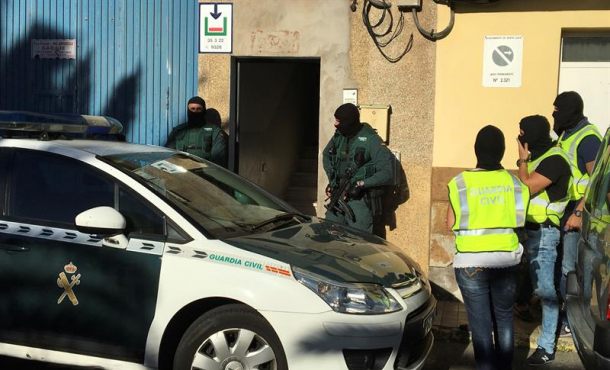 Un equipo de la Guardia Civil en el marco de una operación contra el terrorismo yihadista. Archivo Efe.