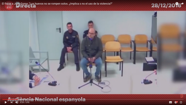 captura pantalla de las imágenes facilitadas en las redes sociales You Tube, donde aparece el delincuente concejal de CUP en Vic, Joan Coma. lasvocesdelpueblo
