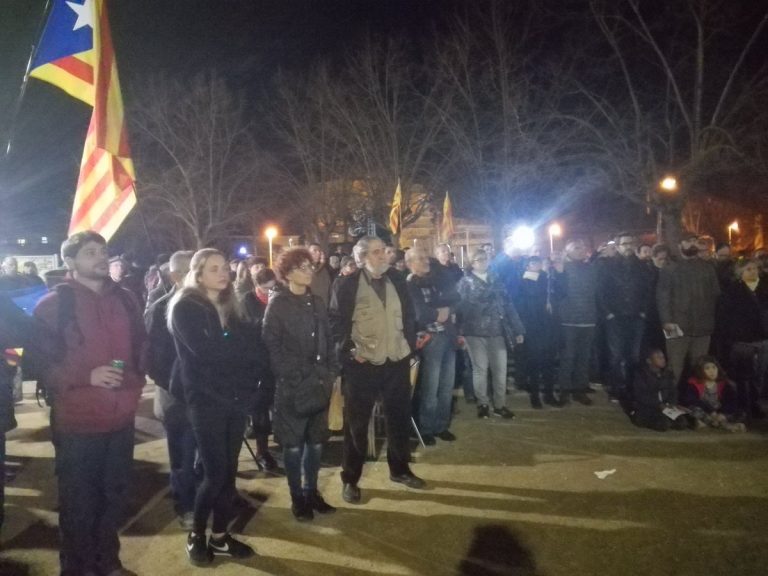 Pinchazo del ‘gran acto’ separatista contra la presencia del Ejército en Celrá (Gerona)