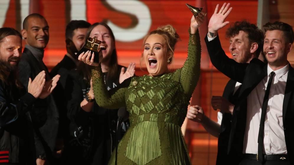 Adele, la gran ganadora de los Grammy 2017. (Reuters)