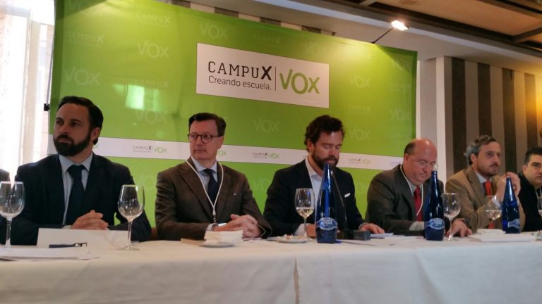 Campus de VOX: El Frente Nacional francés arropa a VOX y carga contra «la corrupción del PP»