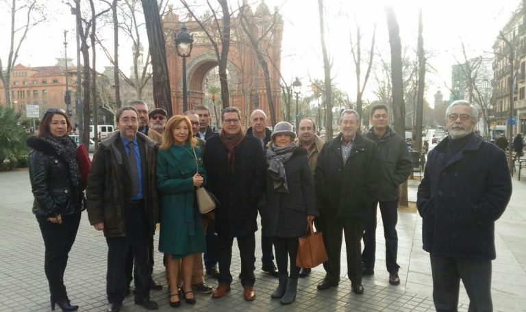 Ex funcionaria que negó entregar las llaves el 9N llega al TSJC arropada por Unidos Sí, C’s y SCC