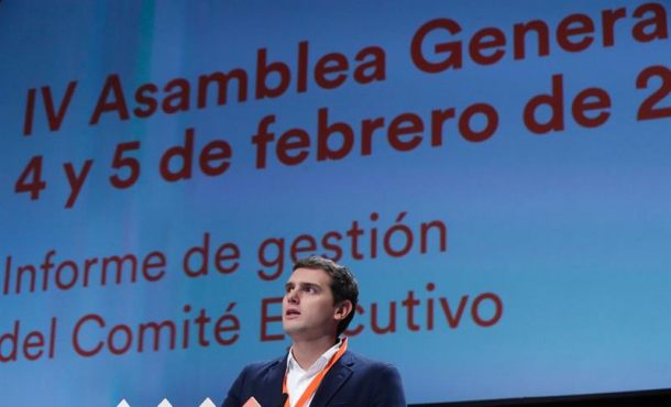El presidente de Ciudadanos, Albert Rivera, durante su intervención en la IV Asamblea General del partido que se celebra en Teatro Nuevo Coslada, en Coslada (Madrid). Efe.