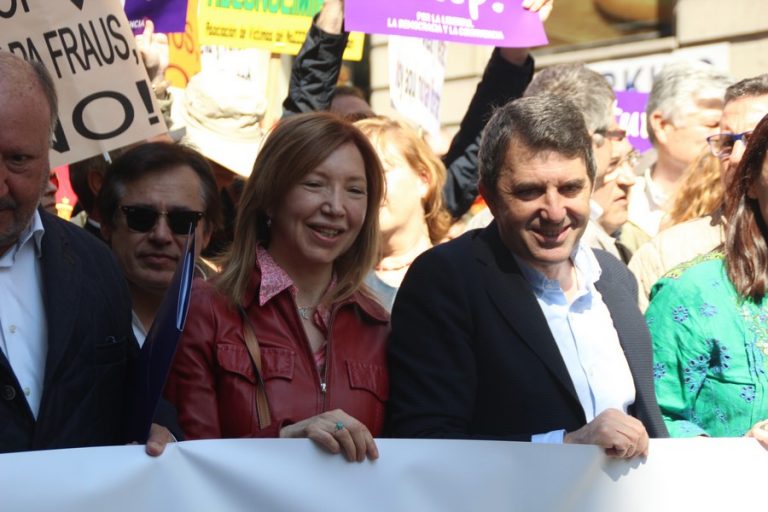 Agenjo quiere «una Cataluña democrática donde no se amenace a funcionarios para cometer ilegalidades»