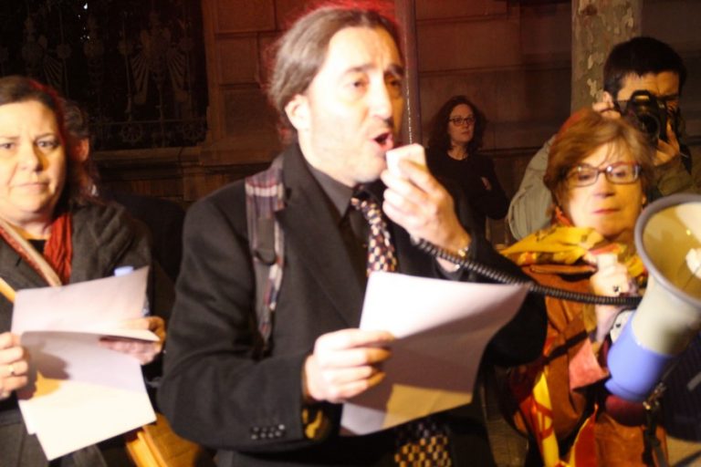 El líder de Unidos Sí denuncia «la limpieza étnica, sistemática y el Apartheid» de JxSí y CUP en Cataluña