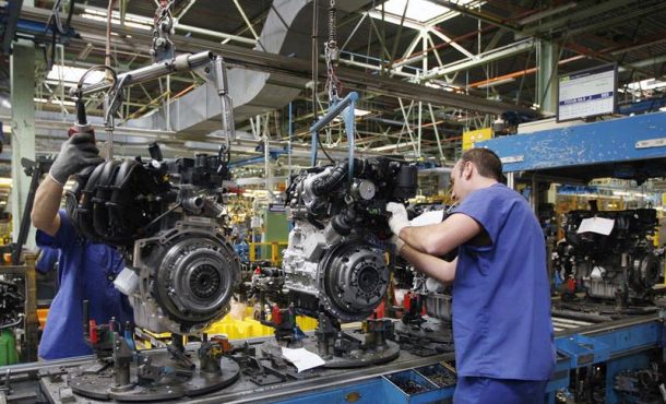 En la imagen, cadena de montaje de la factoria de Ford en Almussafes. Archivo Efe.