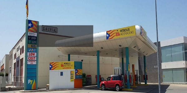 En la imagen, una gasolinera separatista catalana en unas imágenes de la portada actual del sitio de la empresa separatista catalana llamada Petróleos Independientes. Lasvocesdelpueblo.