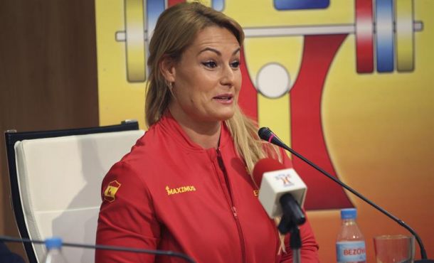 La capitana del equipo español de halterofilia Lidia Valentín durante la rueda de prensa de despedida antes de viajar este jueves a Split (Croacia) para disputar el próximo... Efe
