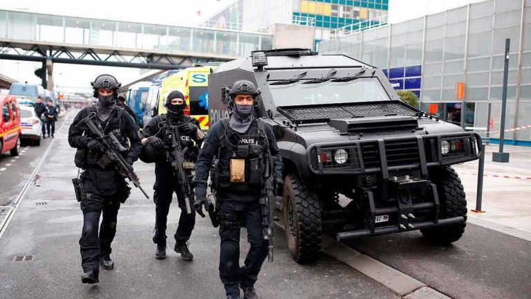Identificado el terrorista islamista del aeropuerto de Orly (Francia) que quería «morir por Alá»
