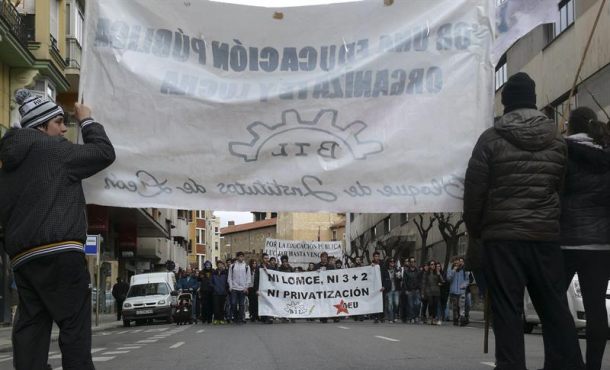 Un momento de una manifestación de estudiantes en una jornada de huelga en la educación. Archivo Efe.