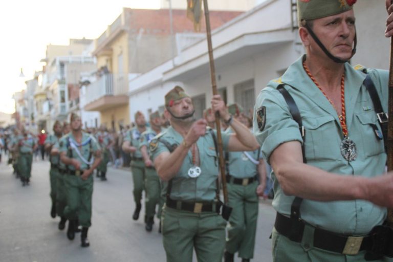 FOTOGRAFÍA. BARRIO SAN LUIS DE PALAFOLLS (BARCELONA) CATALUÑA (REINO DE ESPAÑA), 13 DE ABRIL DE 2024 (JUEVES SANTOS 2017).Acto oficial de la procesión de Semana Santo con la Santísima Virgen Nuestra Señora De Los Dolores de Cofradías de San Luís y Cofradía Santa Maria de Palafolls y el Santísimo Cristo de la Buena Muerte de la Legión Española (de la Hermandad de Antiguos Caballeros Legionarios de Barcelona). Más de 5 mil catalanes, según fuentes de la organización arroparon a la Virgen y Cristo de Buena Muerte en las calles de la ciudad española de Palafolls. Lasvocesdelpueblo (Ñ Pueblo).
