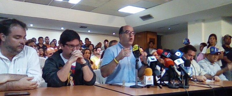 Caracas (Venezuela), 04.04.2017. El presidente de la Asamblea Nacional de Venezuela, Julio Borges, durante la rueda de prensa. Lasvocesdelpueblo