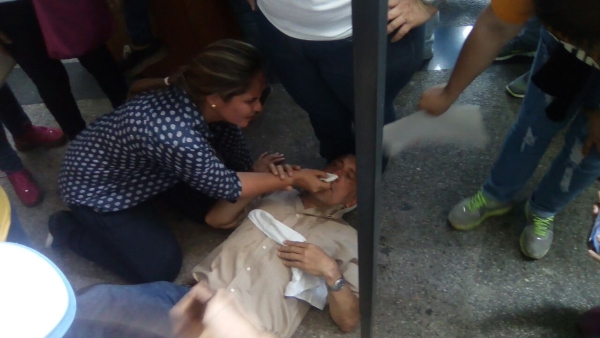 Caracas (Venezuela. AutoGolpe de estado del régimen de Nicolás Maduro contra la mayoría opositora del Parlamento de Venezuela. En la imagen, el Diputado por Caracas. Lasvocesdelpueblo