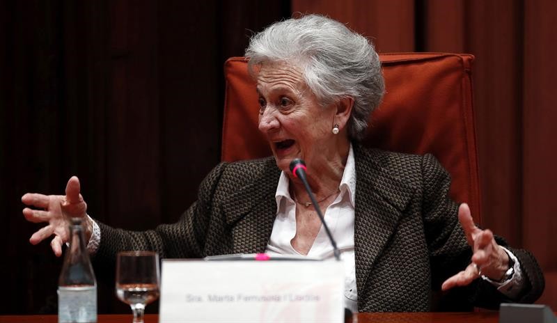 Marta Ferrusola Lladós, la mujer de Jordi Pujol Soley, durante su comparecencia en el Parlamento de Cataluña sobre la corrupción en Cataluña. Archivo Efe.