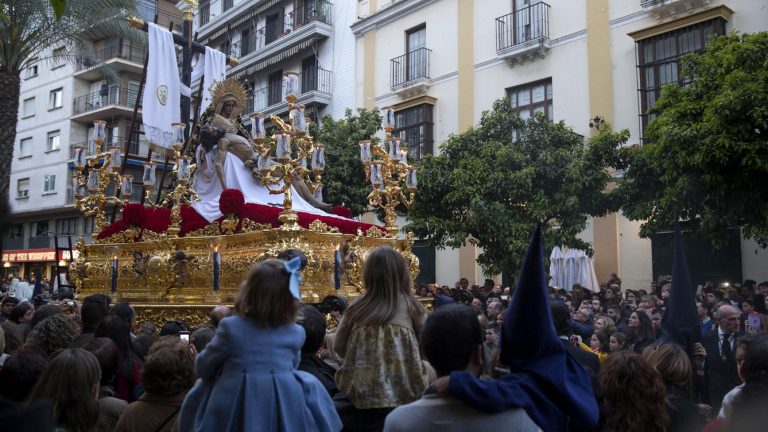 Los atacantes de la Procesión ‘Madrugá’ de Sevilla gritaron a favor de Alá (islamistas) y de ETA