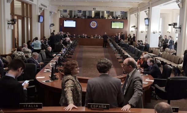 Vista del Consejo Permanente de la OEA hoy, lunes 3 de abril de 2017, preparándose para iniciar la sesión sobre Venezuela, que será presidida por Honduras ante la ausencia de Bolivia. Efe