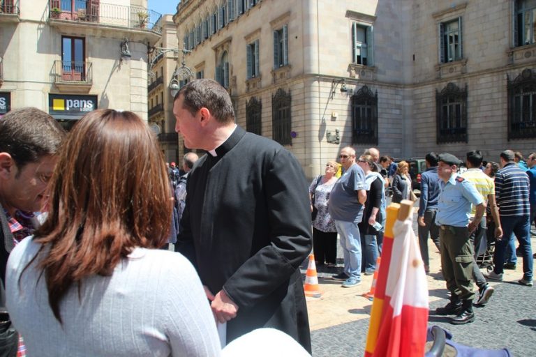 Un cura catalán expresa su «perplejidad y tristeza» ante el apoyo de Obispos al separatismo