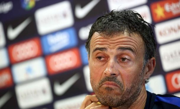 El entrenador del FC Barcelona, Luis Enrique, durante la rueda de prensa que ofreció tras el entrenamiento de la plantilla barcelonista para preparar. Efe