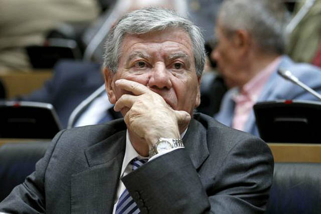 El ex ministro con 40 años de militancia en el PSOE, José Luis Corcuera, se da de baja hoy 22.05.2017, tras la derrota de su favorita Susana Díaz el 21.05.2017. Archivo Efe.