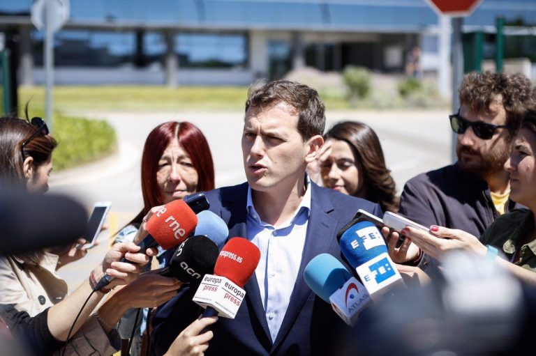 Rivera: «CDC no tiene autoridad para gobernar», Mas y Puigdemont son «cómplices» de Pujol